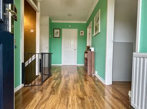 Entrance Hallway- click for photo gallery